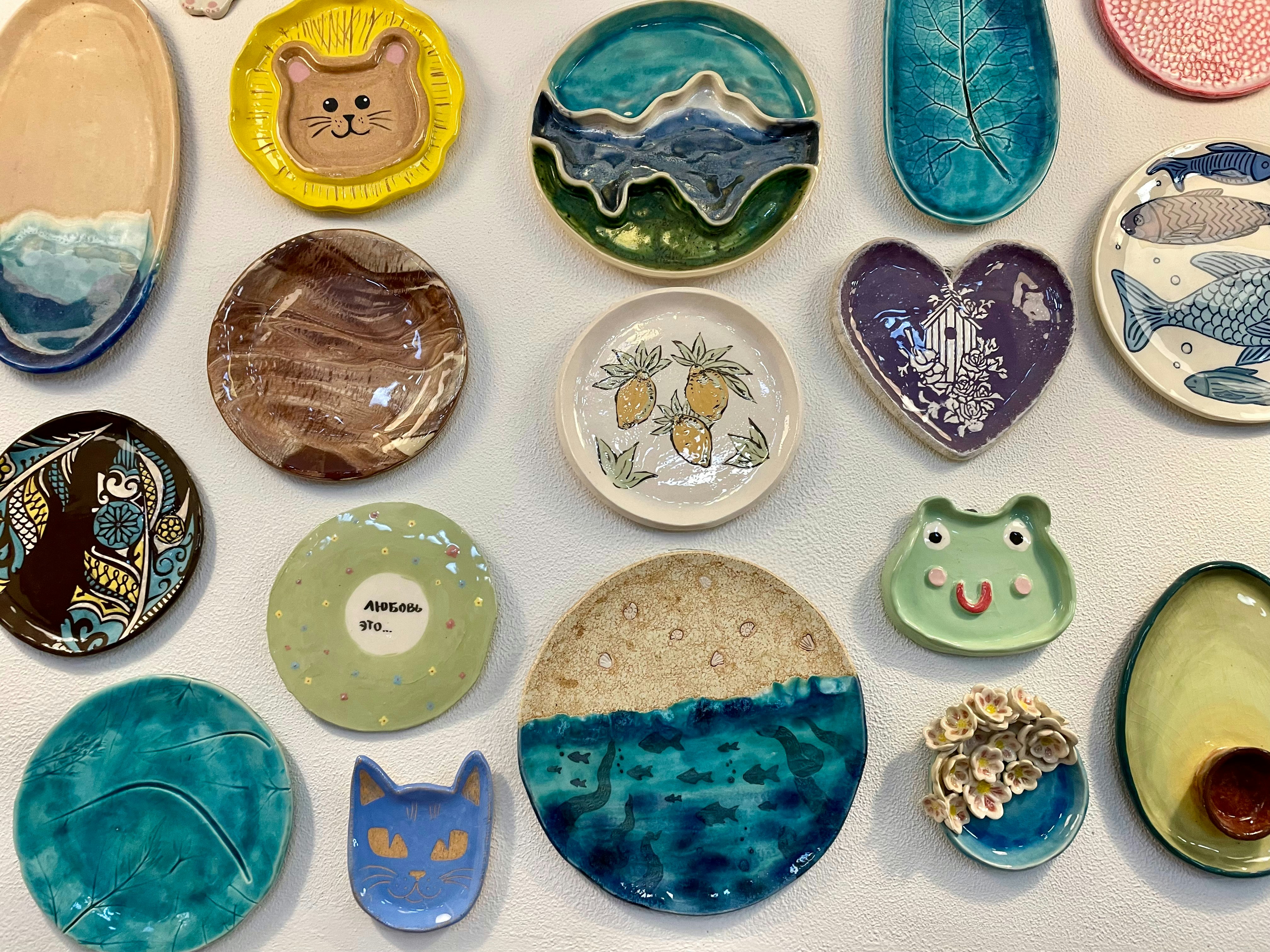 Platos de cerámica decorados